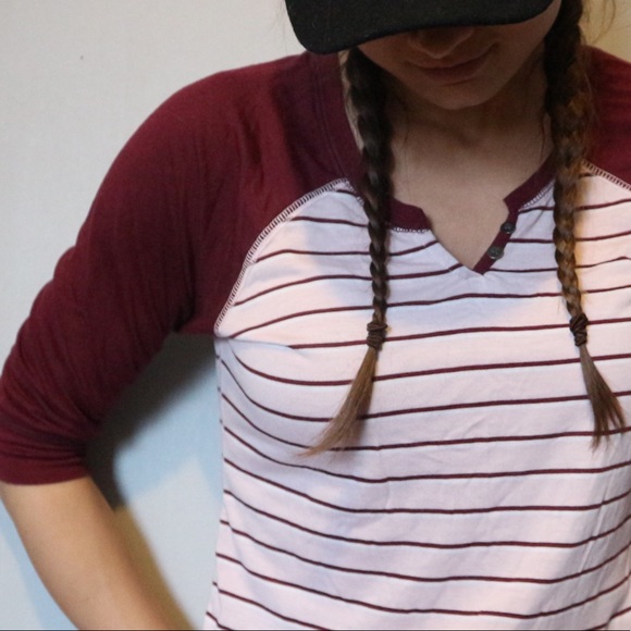 Woman’s Baseball style Tee. - Picture 2 of 7